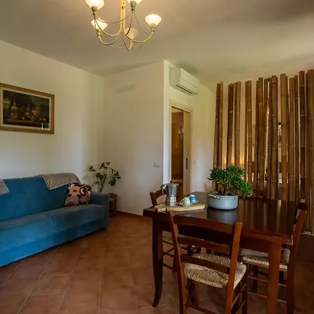Holiday House Cuordinatura Apartman