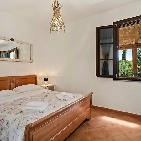 Holiday House Cuordinatura Apartman