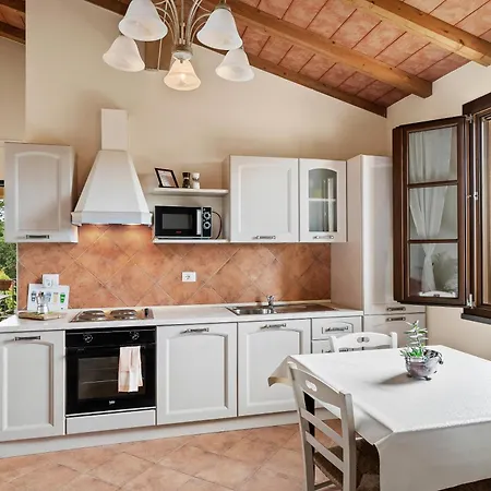 Holiday House Cuordinatura Apartman